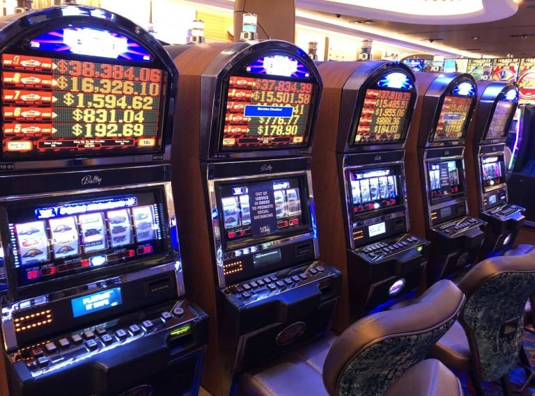 Pemandangan layar situs misterwin777 di perangkat mobile untuk pengalaman sportsbook dan kasino online terbaik